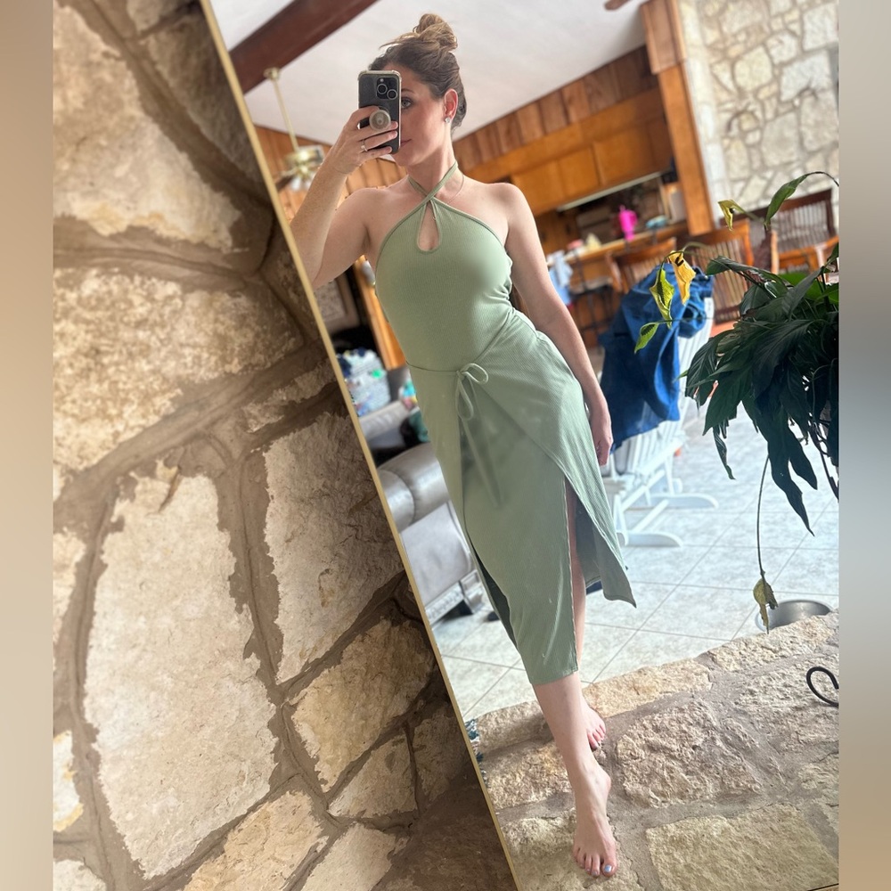 Avec Les Filles Halter Bodycon Midi Dress - Picture 2 of 3